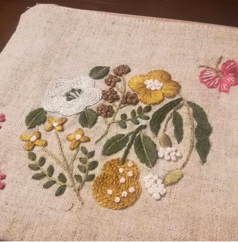 樋口愉美子さんの図案で刺した刺繍